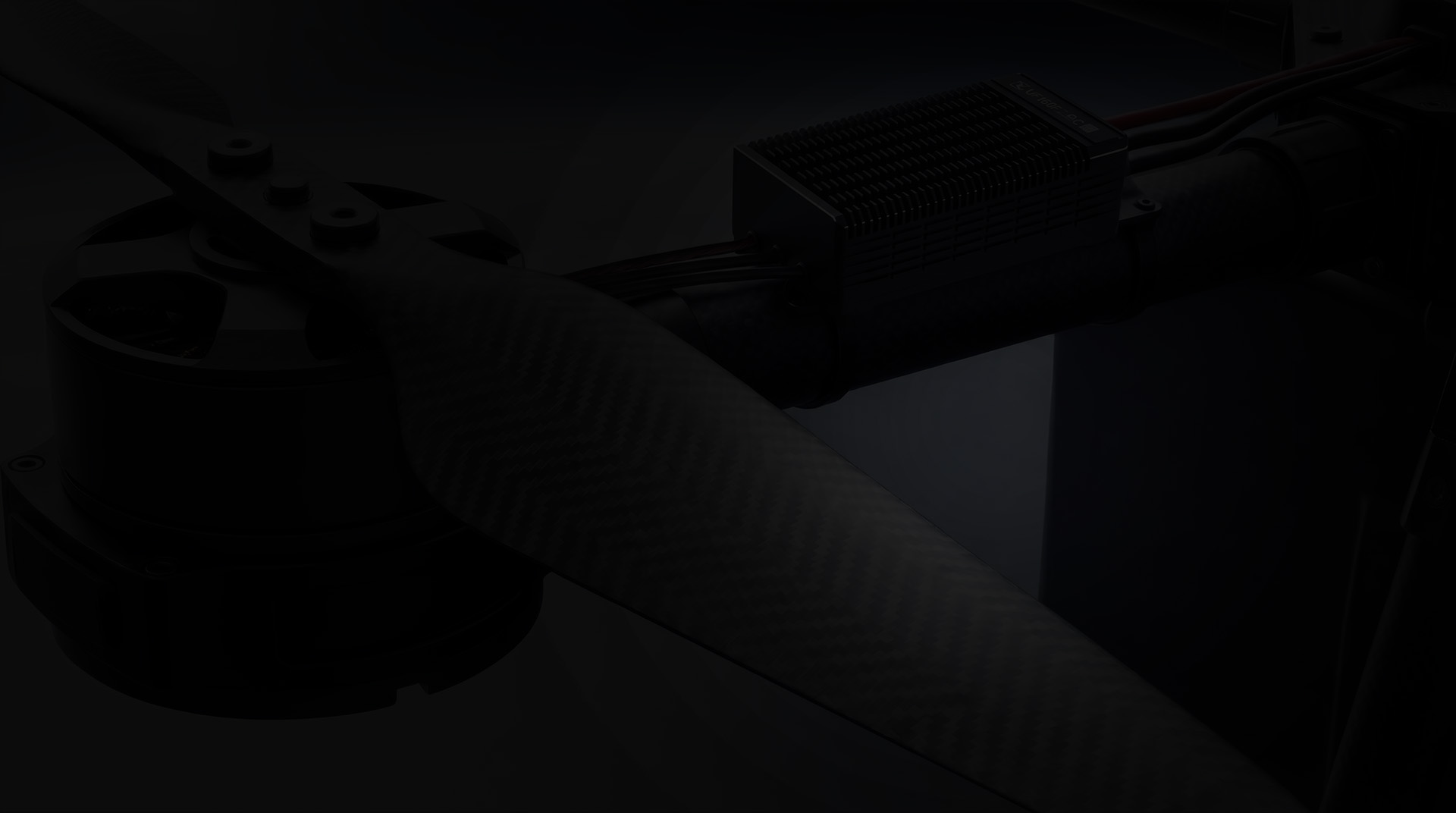 UE100F